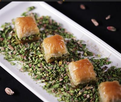 Fıstıklı Özel Kare Baklava